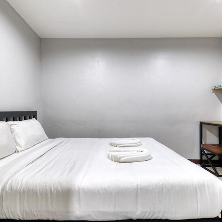 Red Pin Inn 好运旅馆 Bangkok Kültér fotó