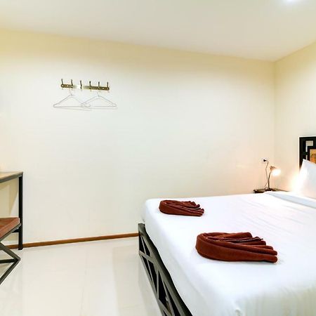 Red Pin Inn 好运旅馆 Bangkok Kültér fotó