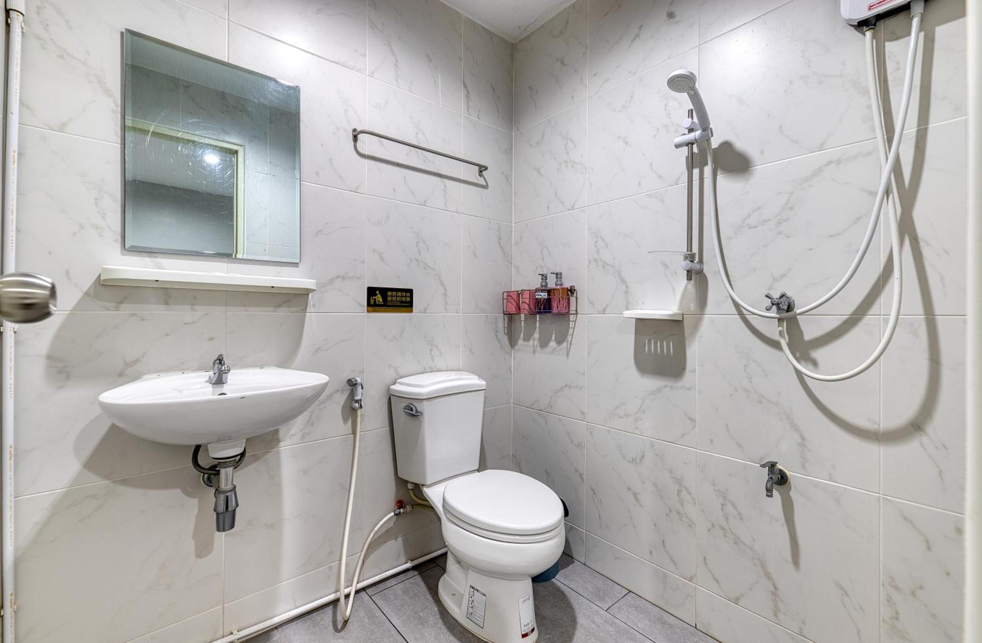 Red Pin Inn 好运旅馆 Bangkok Kültér fotó