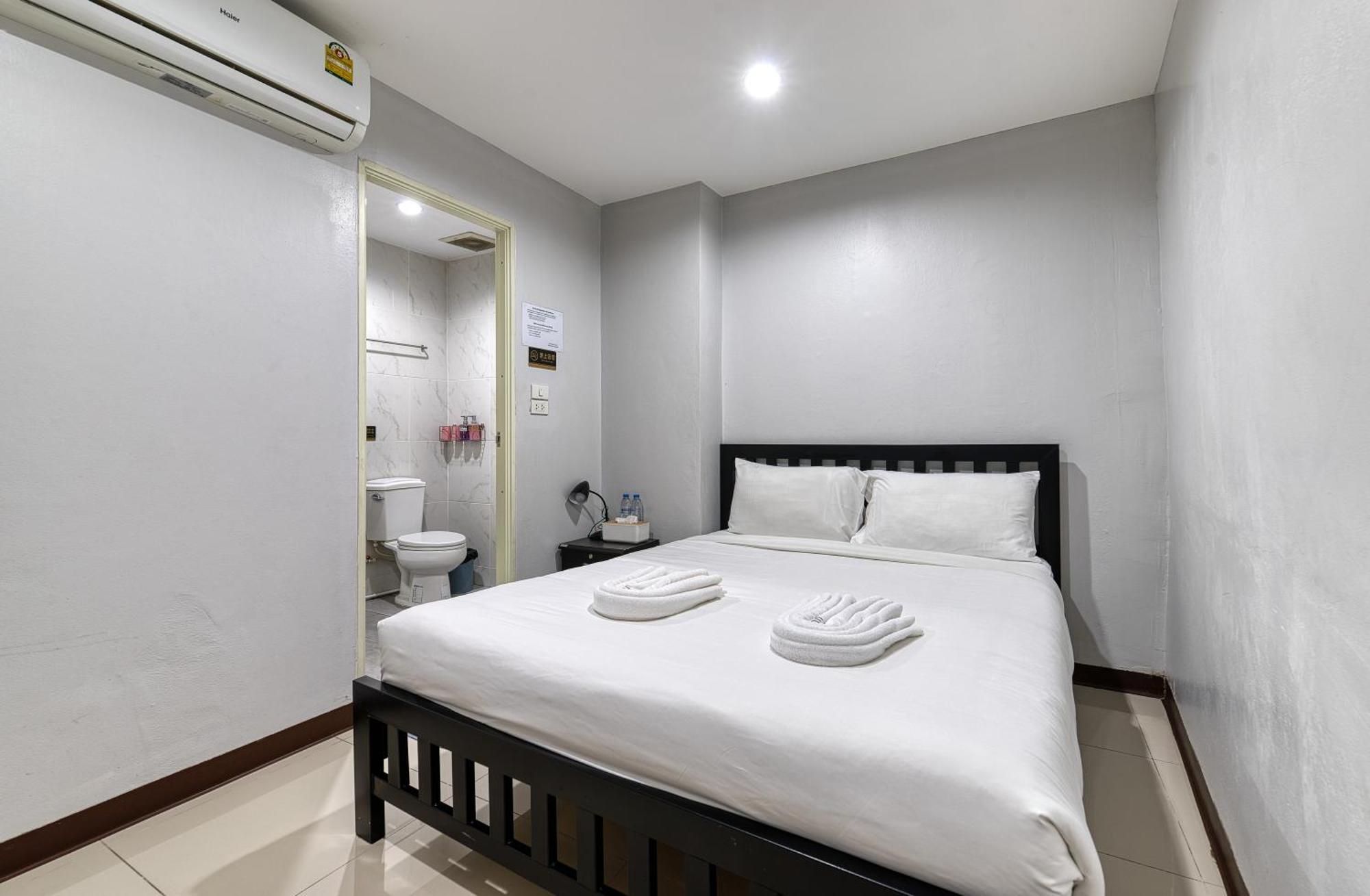 Red Pin Inn 好运旅馆 Bangkok Kültér fotó