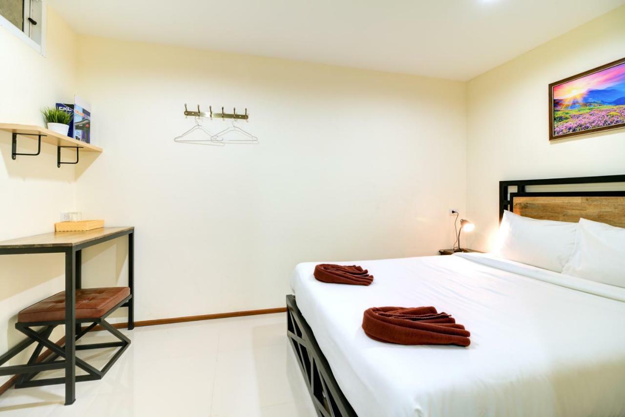Red Pin Inn 好运旅馆 Bangkok Kültér fotó